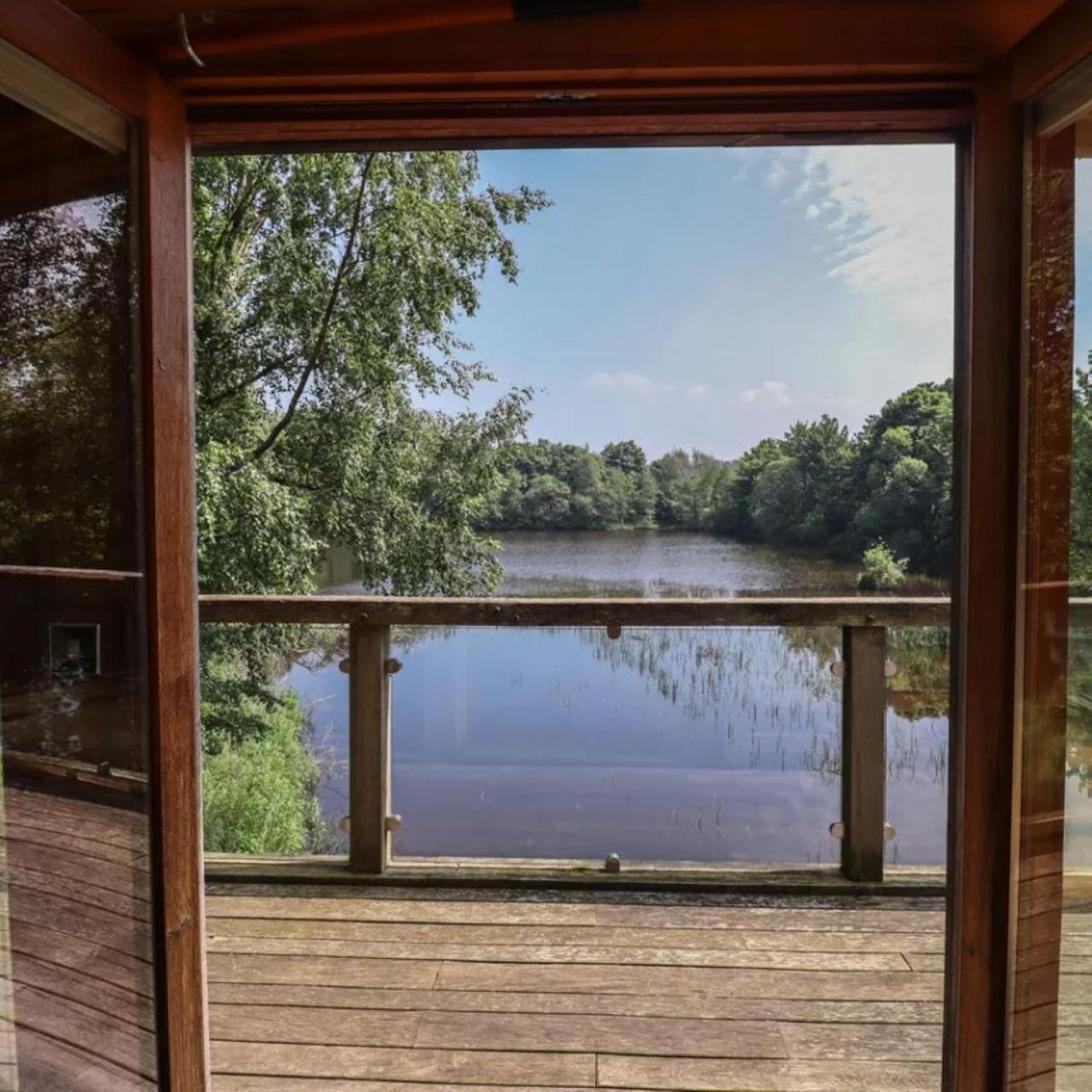 Boat House Middleton Hall Estate Белфърд Екстериор снимка